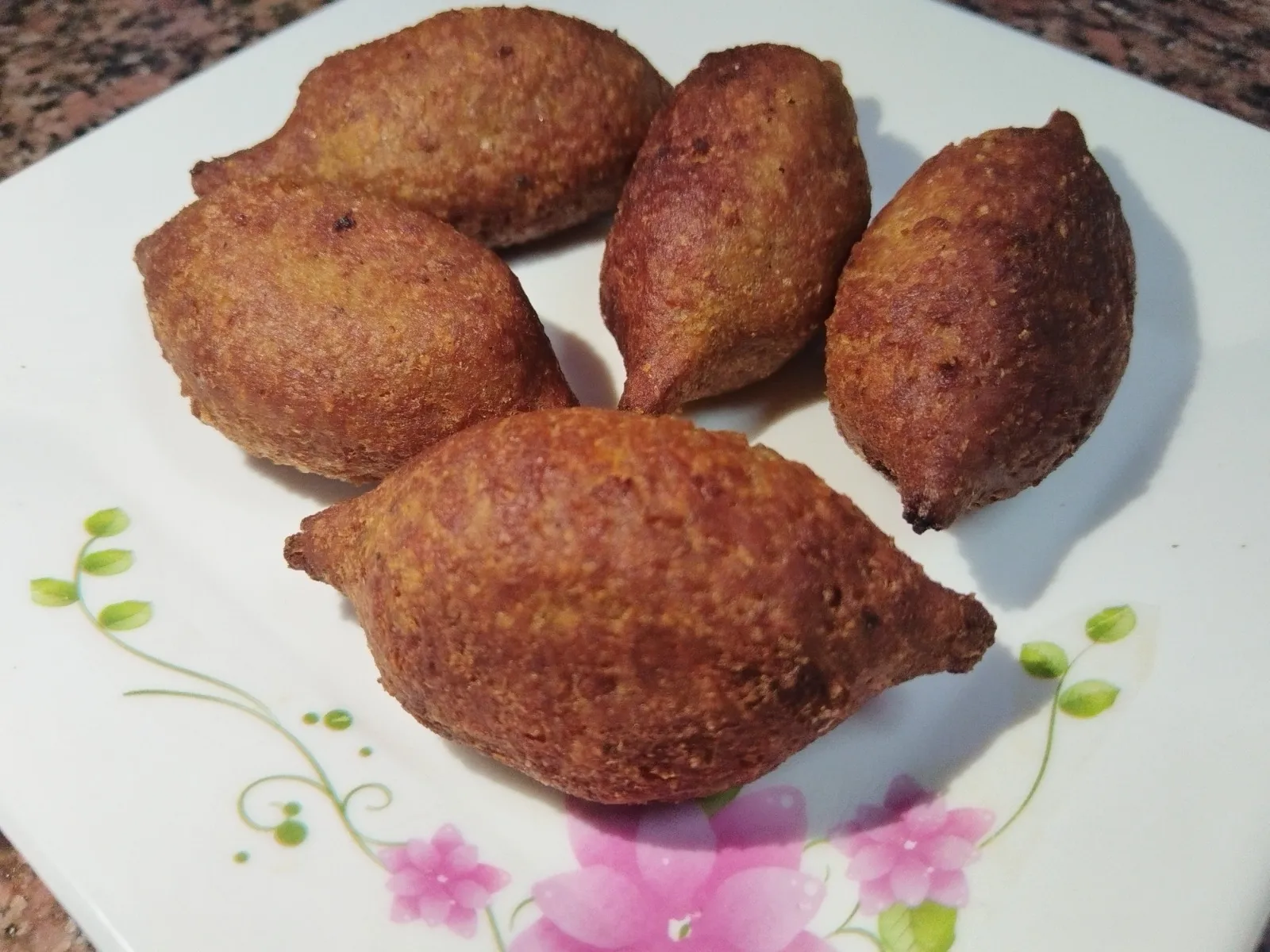 كبه شاميه باللحمه البلدى والمكسرات