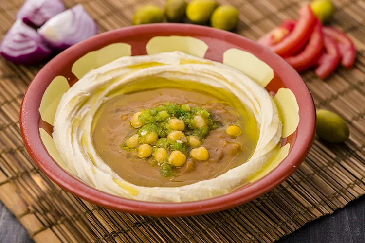 فول بالحمص